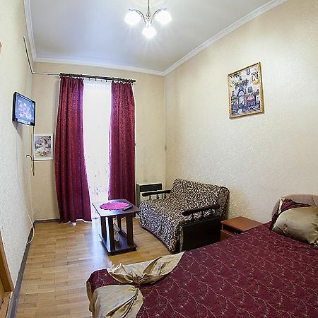 Квартира Подобово На Вулиці Чорновола 31 Біля Форуму У Місті Львові Біля Малевича Ngoại thất bức ảnh